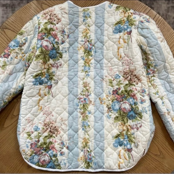 Floral Quilted Women's Jacket - Picture 3 of 7